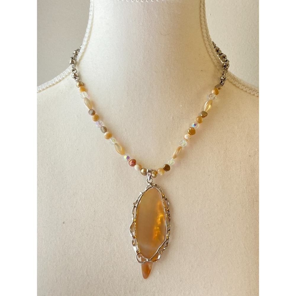 Vintage Cookie Lee Mother Of Pearl Pendant Necklace Earthy Beachy Coastal